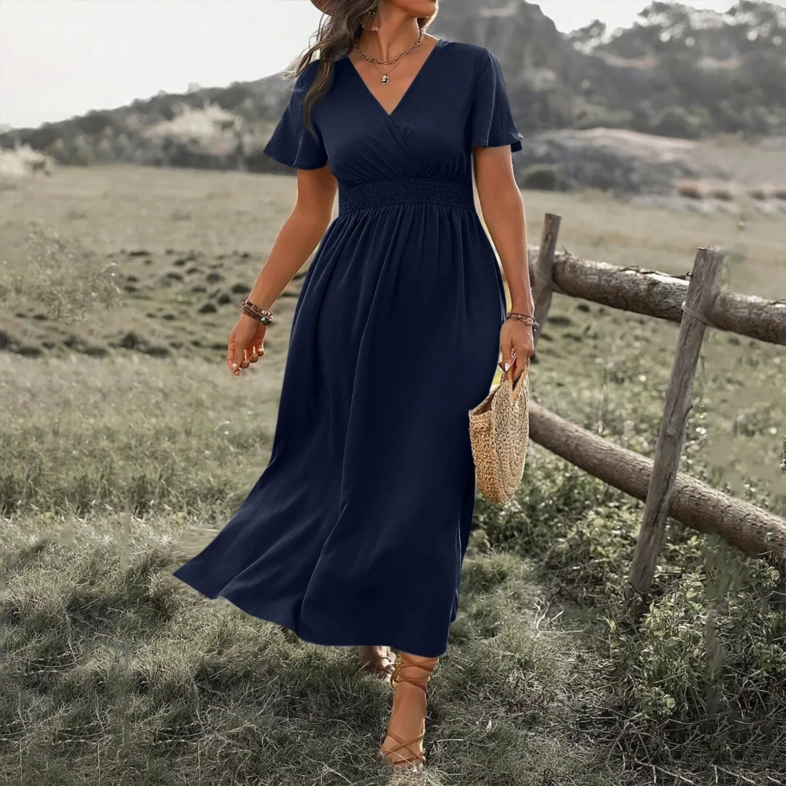 Bea Classic Dress - Image 17
